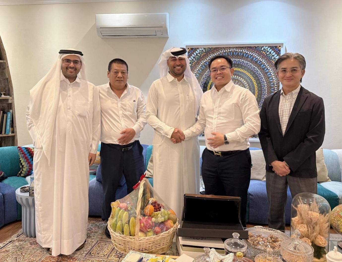 Golden Throne client photo 2