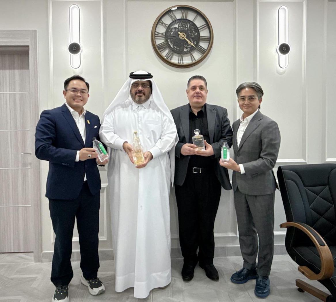 Golden Throne client photo 3